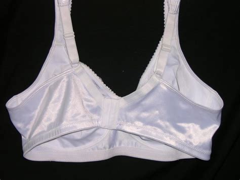 playtex 4745 18 hour ultimate lift and support wire free bra white