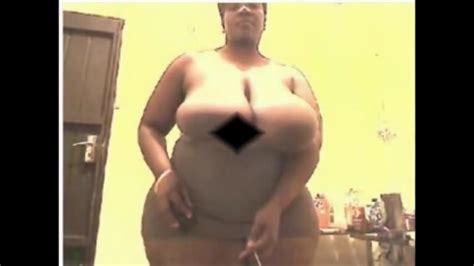 Thick Mature Black Cam Freak Popping And Shaking Her Fat