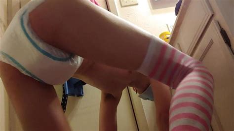 Made Little Messy In My Diaper Porn Videos