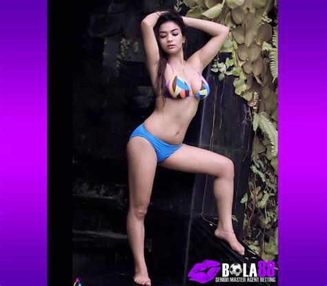Foto Hot Terbaru Siva Aprilia Model Indonesia Model