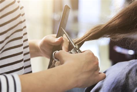comment creer son activite de coiffure  domicile