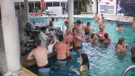 Swim Up Bar Picture Of Temptation Cancun Resort Cancun Tripadvisor