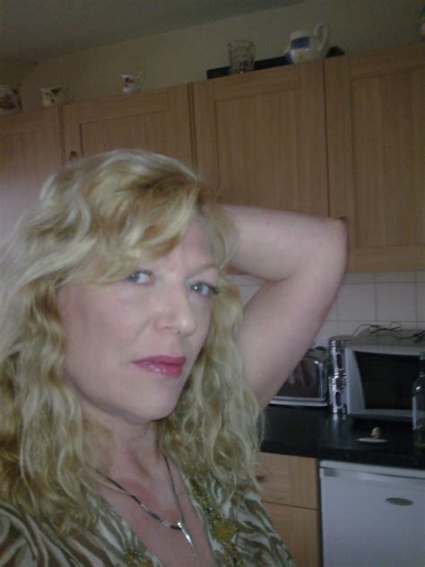 Vicki2107 48 From Harrogate Is A Local Granny Looking