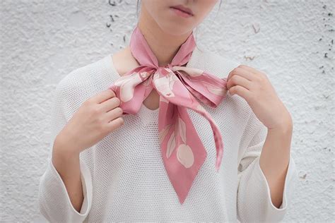 3 Fashion Ways To Wear Silk Scarf Silk Scarf News Hangzhou