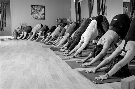 yoga classes om  yoga