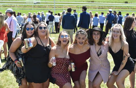 slideshow melbourne cup day at wingatui otago daily times online news