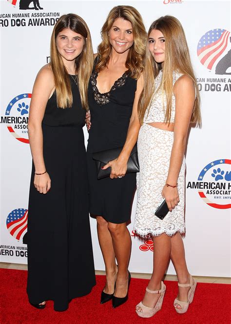Meet Lori Loughlin S Stylish Daughters Bella And Olivia