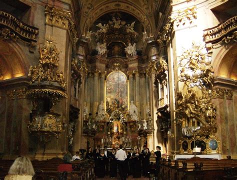 katholieke kerk van binnen gebedshuizen pinterest