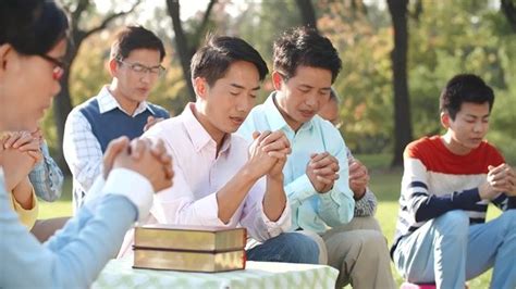tiga  bagi  kristen  menang atas pencobaan doa tuhan