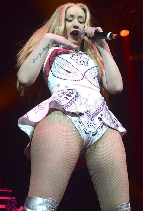 iggy azalea pussy and ass in concert