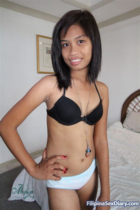 skinny filipina nude3