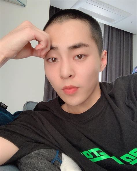 요정킹 🧚‍♂️💙 on twitter these xiukai bald selfies are hot