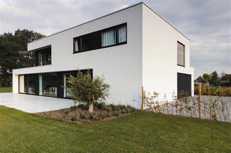 moderne woning met witte crepi een realisatie van dewaele woningbouw modern huis exterieur