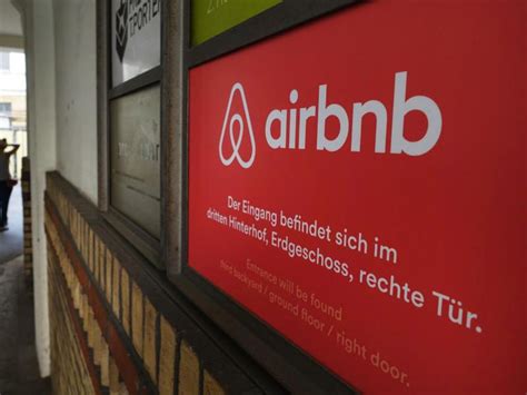 airbnb bietet jetzt auch  berlin entdeckungstouren  gmxat