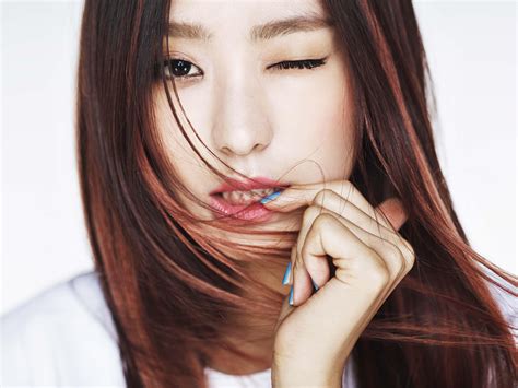 Starship Entertainment K Pop Makeup Arms Up Model Yoon Bora Asian