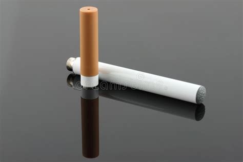 sigaret stock foto image  metaal stoot gezondheid