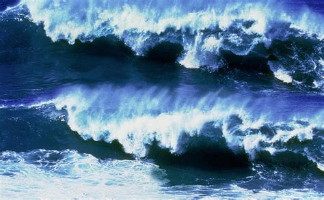 ocean waves breaking photograph  geoff tompkinsonscience photo