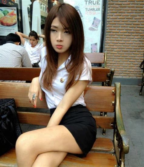 160 Pictures Of Thai University Girls In Uniform