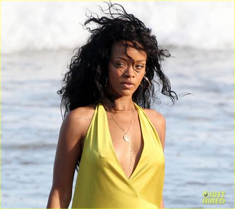 rihanna nude new photo gallery and videos