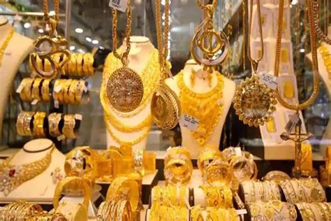 gold price today hits peak  april check gold rate  mumbai pune