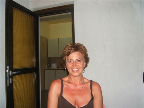 newhall lady 55 from birmingham is a local milf looking for a sex date