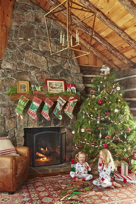 38 country christmas decorating ideas how to celebrate