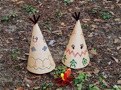 construction paper teepee project   fun thanksgiving craft