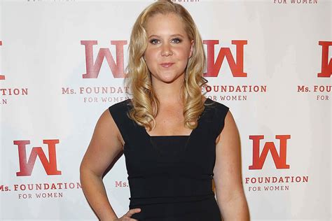amy schumer biography stand up comedian amy beth schumer
