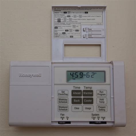 common home thermostat problems    fix  jerry kelly heating air conditioning