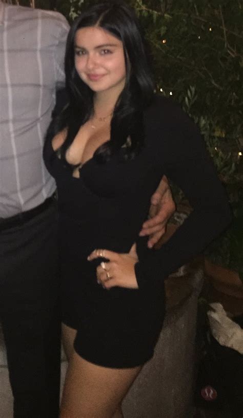 Ariel Winter Cleavage 9 Photos Thefappening