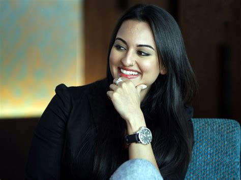sonakshi sinha hot hd wallpapers high resolution pictures