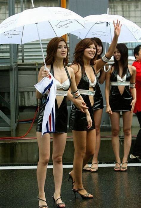 formula 1 pit babes ~ damn cool pictures