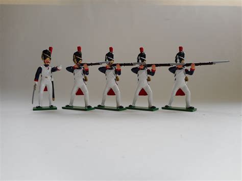 grenadiers    guard  full dress  regal toy soldiers