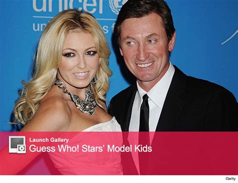 Paulina Gretzky Flaunts Toned Abs On Golf Digest See 32760 Hot Sex