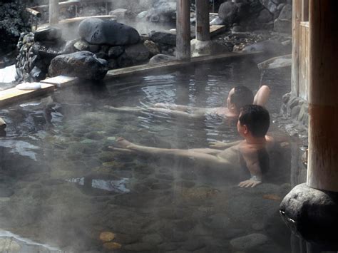 japan onsen etiquette 5 tips for getting naked with strangers escape