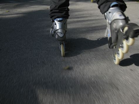 rollerblading    inline skating
