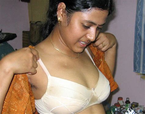 South Indian Girls In Towel Bathing Dress Very Rare Pictures