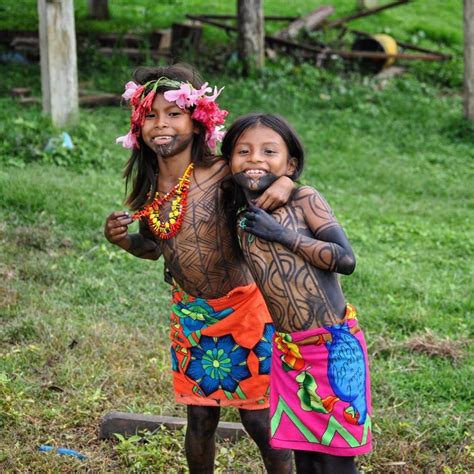 niñas indígenas emberá wounaan selva del darién panamá