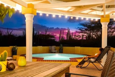 airbnb aruba coolest villas   island