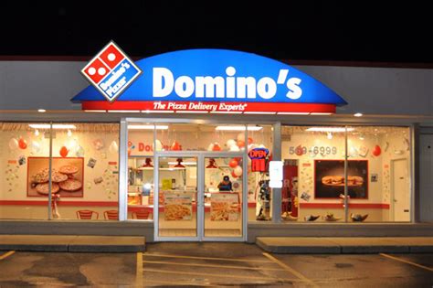 dominos charged  customer    pizza eater