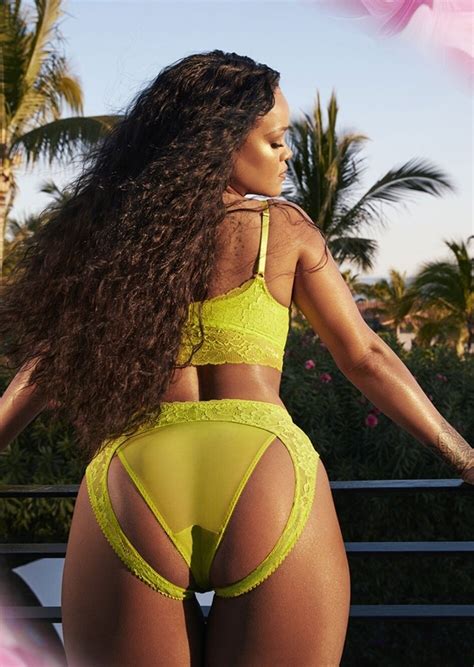 Rihanna’s Tight Ass In Savage X Summer Collection 6 Photos