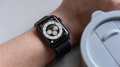 apple  se review great starter smartwatch