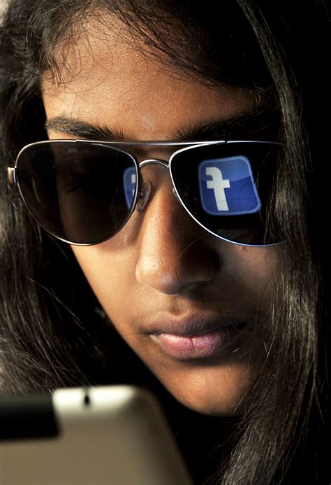 facebook india offers 1 credits for mobile signups and referrals