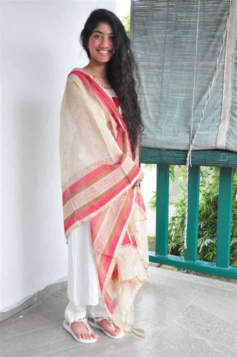 South Indian Actress Sai Pallavi Long Hair In White Dress