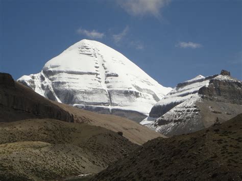 kailash kora trek  mountain path