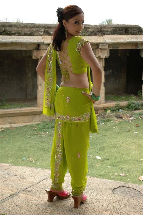 tollywood actress photo gallery suhani hot green saree latest photo stills