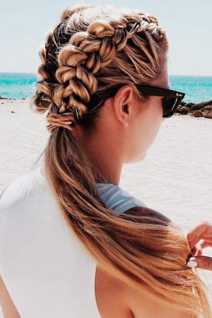 cute and easy beach hairstyles for the summer society19 in 2020