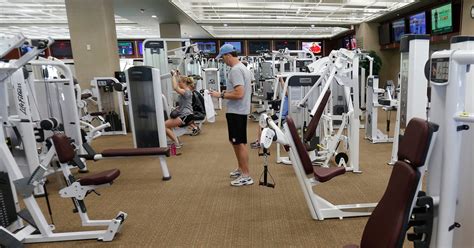 gym chain  banning cable news    health   york times