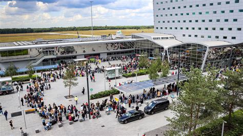 eindhoven airport shadmanluize