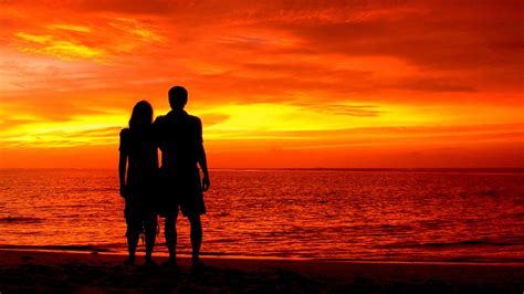 Wallpaper Couple Silhouette Romantic Beach Sunset 4k